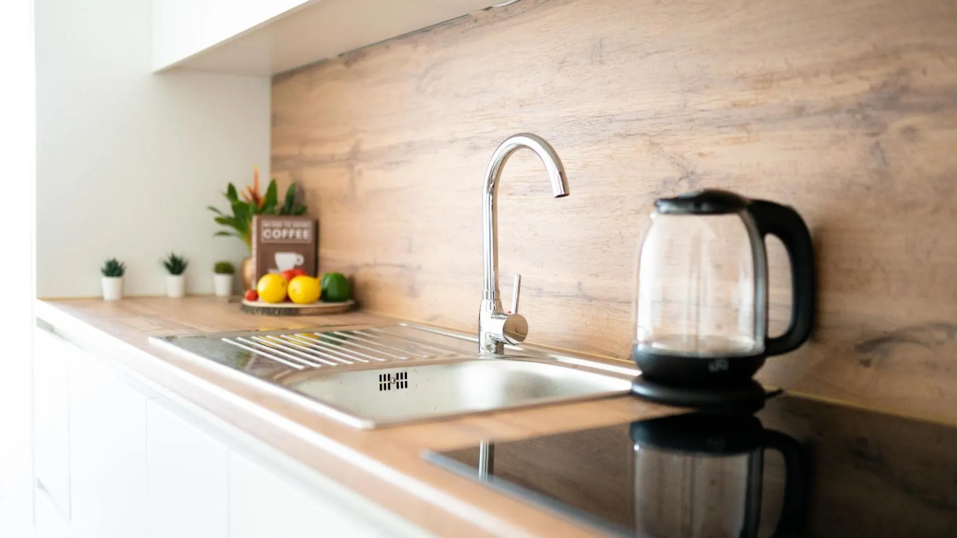 Stylish Modern Apartment With Terrace & Free Parking Wien