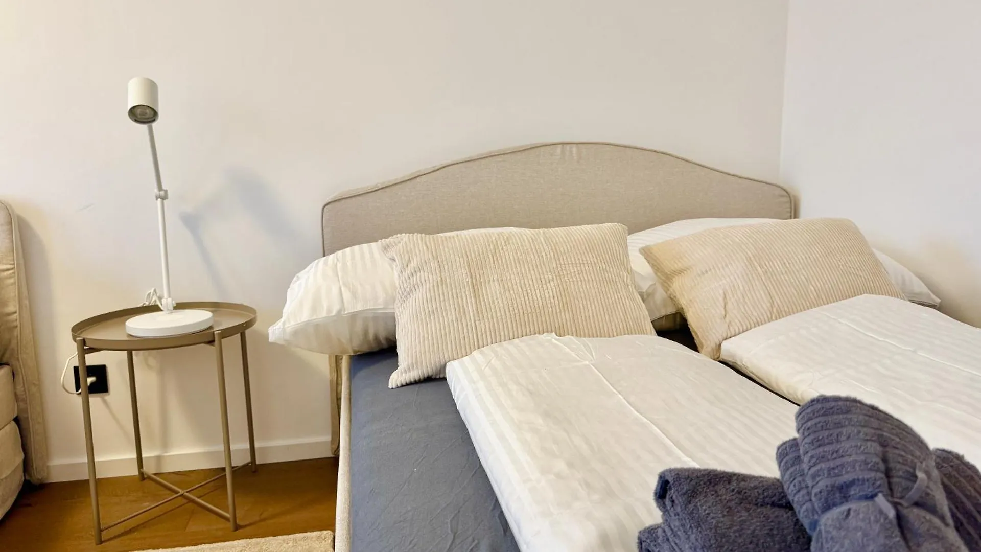Stylish Modern Apartment With Terrace & Free Parking Vienna Austria