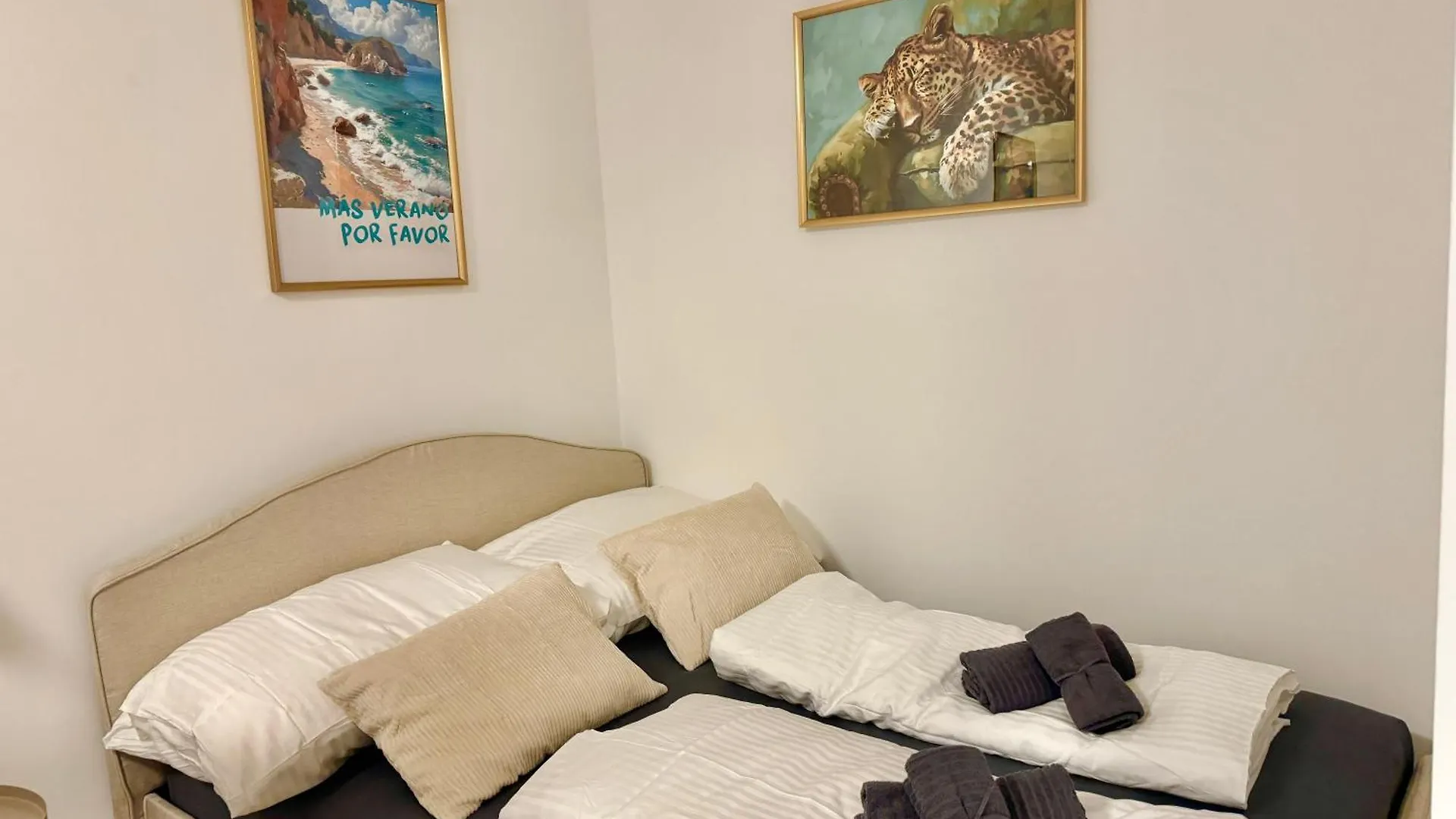 Stylish Modern Apartment With Terrace & Free Parking Vienna Austria