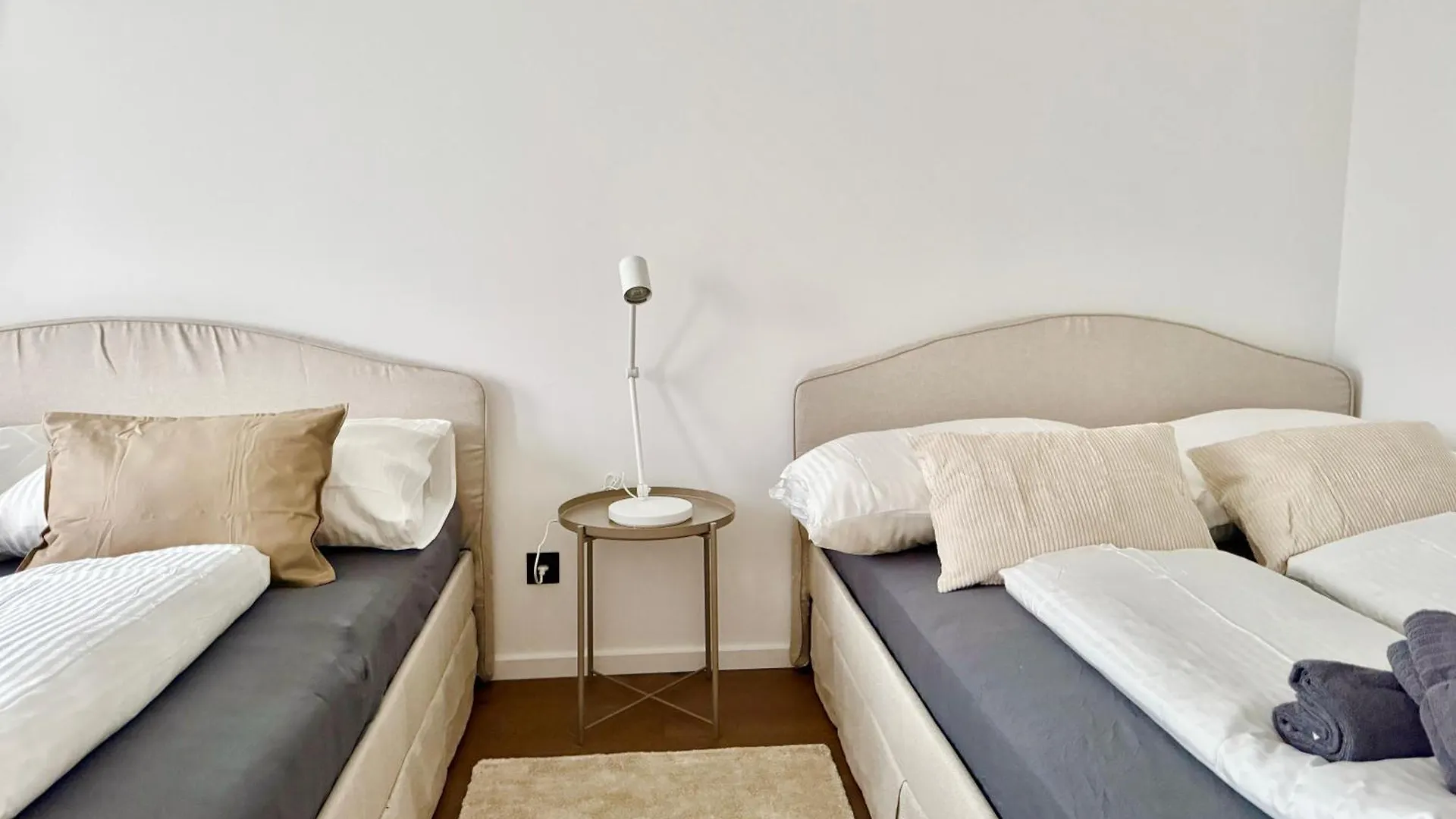Stylish Modern Apartment With Terrace & Free Parking Vienna